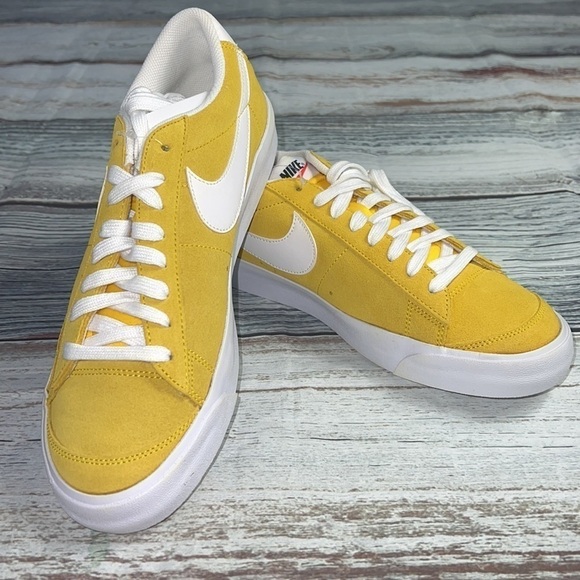 Nike Men's Blazer Low ‘77 Suede Speed Yellow/White-Speed Yellow-White Size 9 - Picture 8 of 9